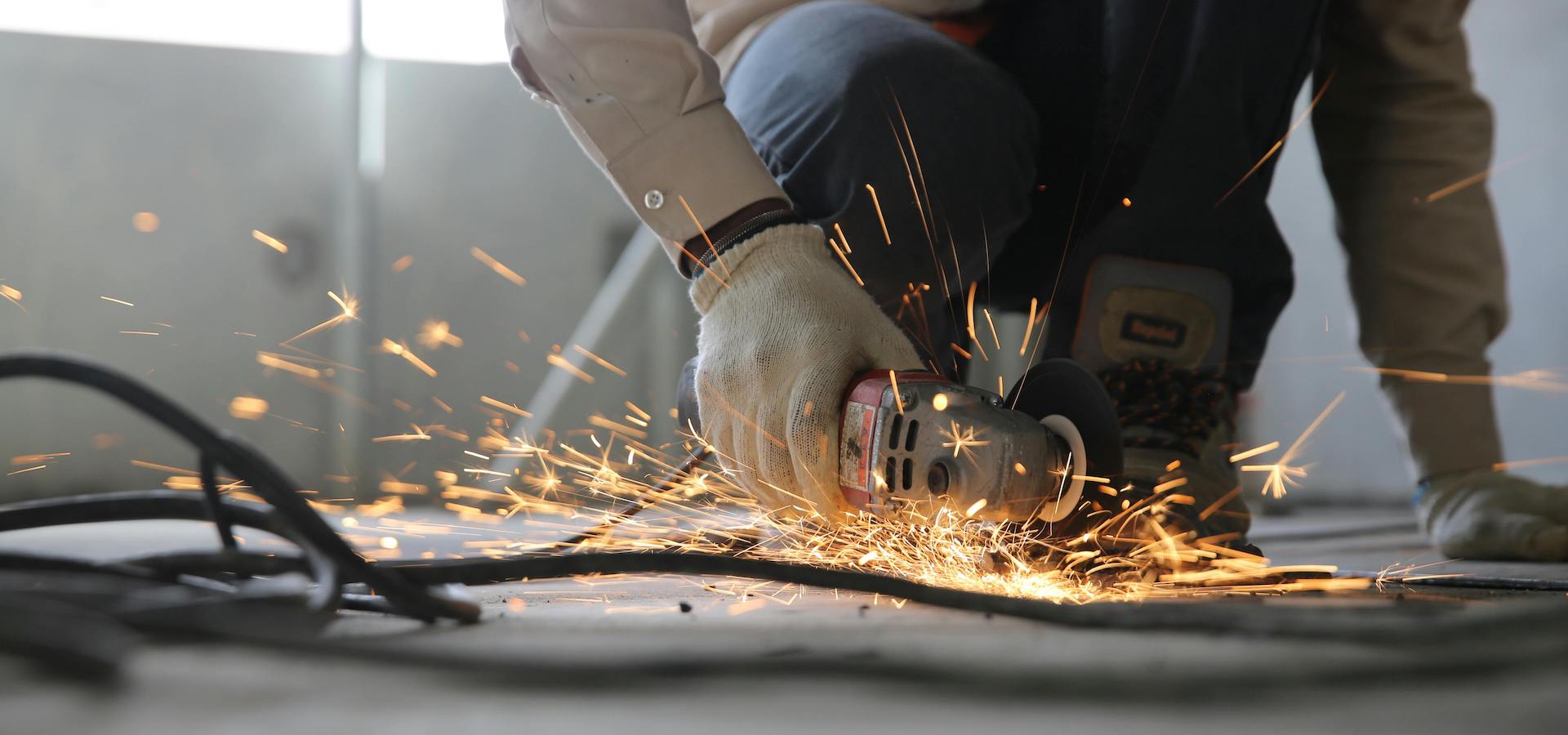 Könnyen formálódik a kezed alatt a fém?